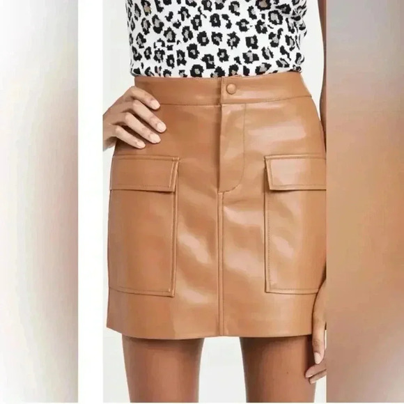 BB Dakota by Steve Madden Vegan Leather Mini Skirt, size 4 in Light Pink - Picture 2 of 9